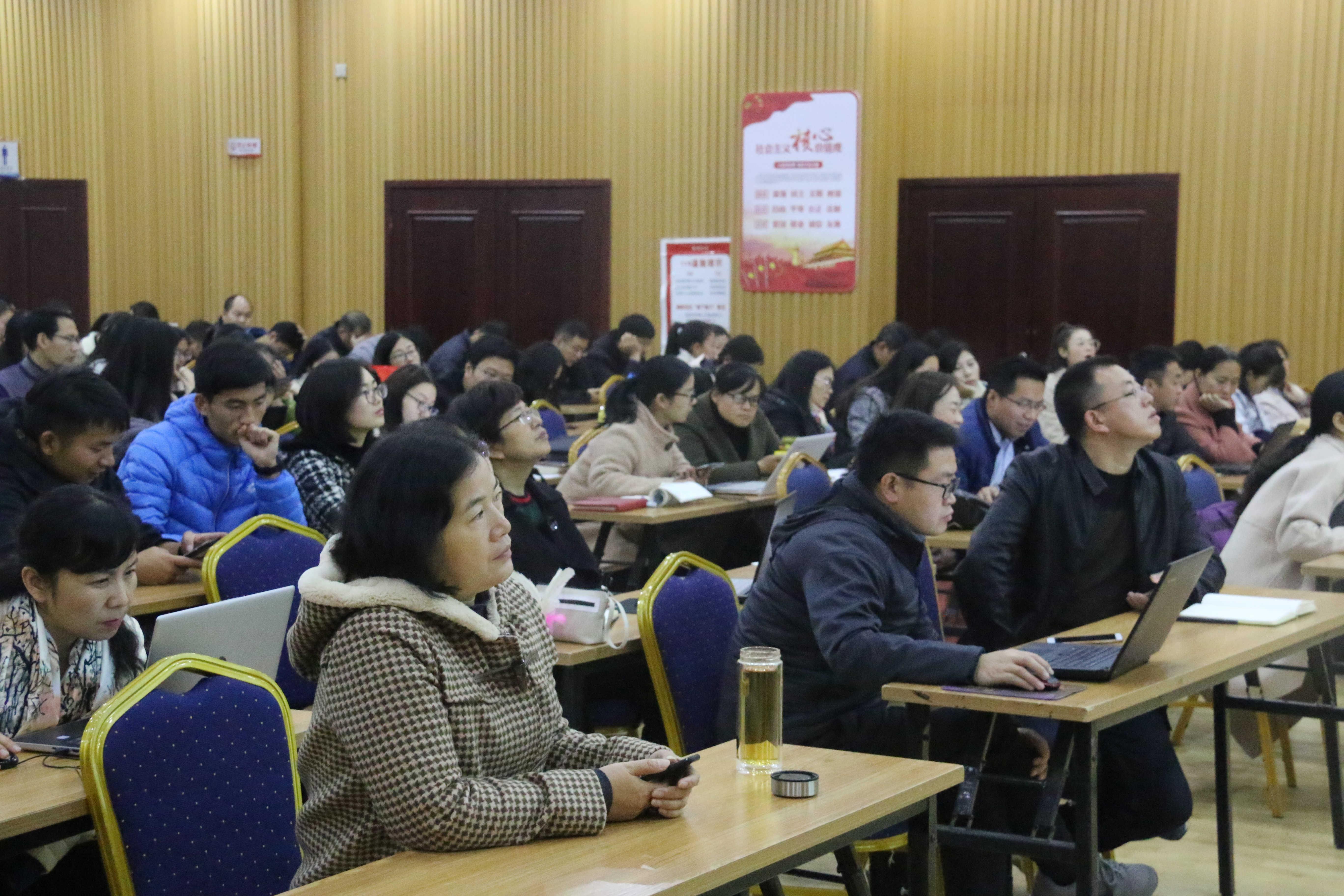 过街老鼠打一个准确生肖,警惕虚假宣传,定量解答解释落实